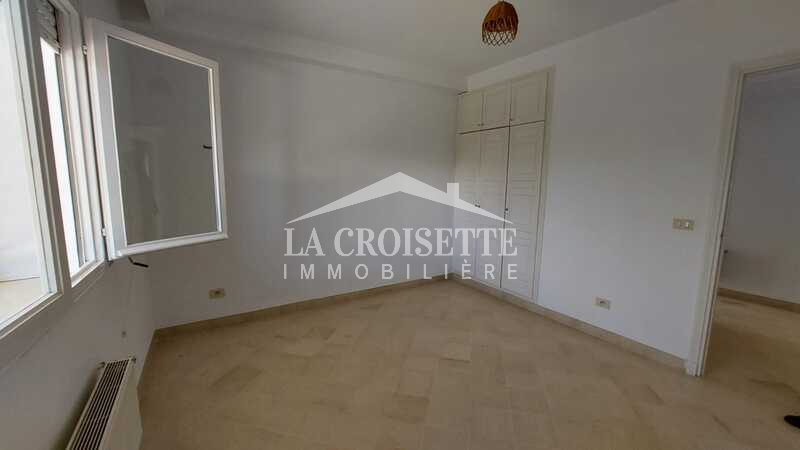 Appartement S+4 avec jardin et terrasse à La Marsa